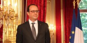 François Hollande agiert gerade wie 2001 George W. Bush. Das macht ihn zwar populärer, löst aber die aktuellen Probleme nicht. Foto: ActuaLitté / Wikimedia Commons / CC-SA 2.0