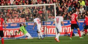 68e minute - Immanuel Höhn surgit au deuxième poteau et marque le 3-0 pour le SC Freiburg. Foto: Eurojournalist(e)