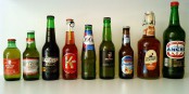 Petite sélection de bières alsaciennes - et il y en a beaucoup plus ! Foto: Niko67000 / Wikimedia Commons / CC-BY-SA 4.0int