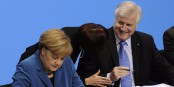 Mais qui arrive à manipuler qui ? Merkel Seehofer ou Seehofer Merkel ? Pas clair, tout ça... Foto: Martin Rulsch / Wikimedia Commons / CC-BY-SA 4.0