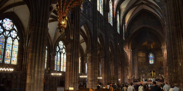 Gottesdienst Münster Strasbourg, Foto Francois Schnell, Wikimedia commans CC