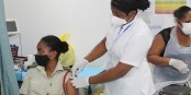Sur les 54 pays africains, seulement 6 ont déjà obtenu des doses de vaccin en tout petit nombre. Foto: Seychelles Nation / Wikimedia Commons / CC-BY 4.0int