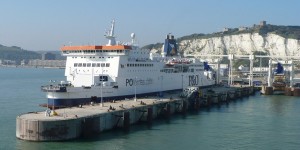 Die Schiffe von P&O Ferries liegen momentan in den Häfen fest. Wie hier in Dover. Foto: Robin Drayton / P&O Ferry at Eastern Dock Dover / Wikimedia Commons / CC-BY-SA 2.0