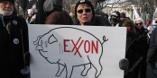 Alleine im Krisenjahr 2021/22 hat Exxon seinen Gewinn um 13,2 Milliarden Dollar gesteigert. Foto: Ben Schumin from Montgomery Village, Maryland, USA / Wikimedia Commons / CC-BY-SA 2.0