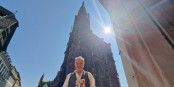 Pascal Houssais sur le balcon du mythique Hôtel Cathédrale à Strasbourg. Foto: Eurojournalist(e)