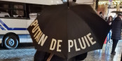 "Scheissregen", steht auf diesem Regenschirm. Dem ist nichts hinzuzufügen... Foto: Eurojournalist(e) / CC-BY 2.0