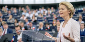 Pour garder son poste à la tête de la Commission européenne, Von der Leyen est prête à "vendre" l'UE à l'extrême-droite. Foto: European Parliament from EU / Wikimedia Commons / CC-BY 2.0