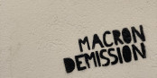 "Macron - Abdankung" - dieses Graffiti sieht man in Frankreich immer häufiger... Foto: Benoît Prieur / Wikimedia Commons / CC0 1.0