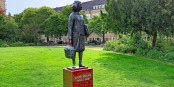 La profanation de la statue dédiée à Anne Franck, met les auteurs de cette profanation au même niveau que ceux qui l'avaient assassiné. Foto: Hen Mazzig X