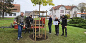 De gauche à droite Francis Risch (vaguemestre et chef du chœur des P’Cigales), Mathieu Rieth (jardinier), Yannick Fogel (directeur adjoint), Claude Harnisch (jardinier) et Maxime Niess (jardinier). Foto: JM Claus / CC-BY 2.0