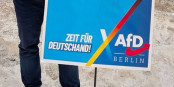 Wer ist die größte Schand im ganzen Land? Richtig, die Antwort gibt dieses Wahlplakat... Foto: AfD Berlin / X