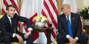 Trump und Putin werden vom Ukraine-Krieg maximal profitieren. Und Macron darf sich mal wieder wichtig fühlen. Foto: Dan Scavino / Wikimedia Commons / PD