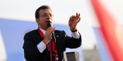 Inhaftiert ist Ekrem İmamoğlu für Erdogan noch gefährlicher als in Freiheit... Foto: Orhan Erkılıç / Wikimedia Commons / PD