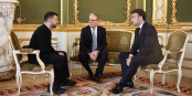 Ces trois-là, avec l'aide d'Ursula von der Leyen, réussiront de conduire l'Europe dans la IIIe Guerre Mondiale. Foto: Lauren Hurley / No 10 Downing Street / Wikimedia Commons / OGL 3