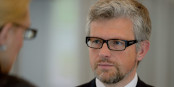 Ausnahmsweise versteht man die böse Kritik von Andrij Melnyk an der deutschen Politik. Foto: Heinrich-Böll-Stiftung from Berlin, Deutschland / Wikimedia Commons / CC-BY-SA 2.0